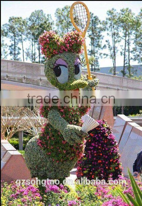 Artificial grass flower topiary park decoration boxwood ball ornaments artificial Donald Duck topiary