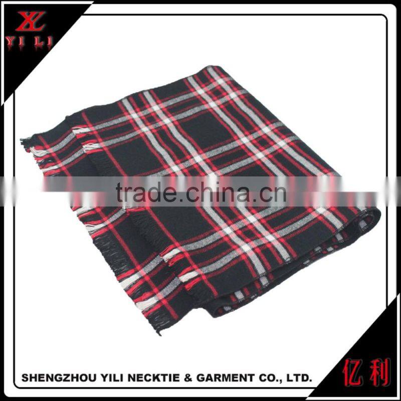 100% Viscose Scarf With Geometric Pattern