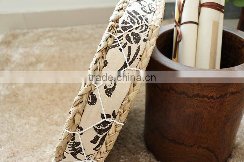 handmade natural fiber cornhusk straw cushion