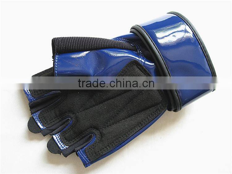 Wholesale Fashion Black Pu And Microfiber Leather Gym Gloves Fingerless Gloves Men