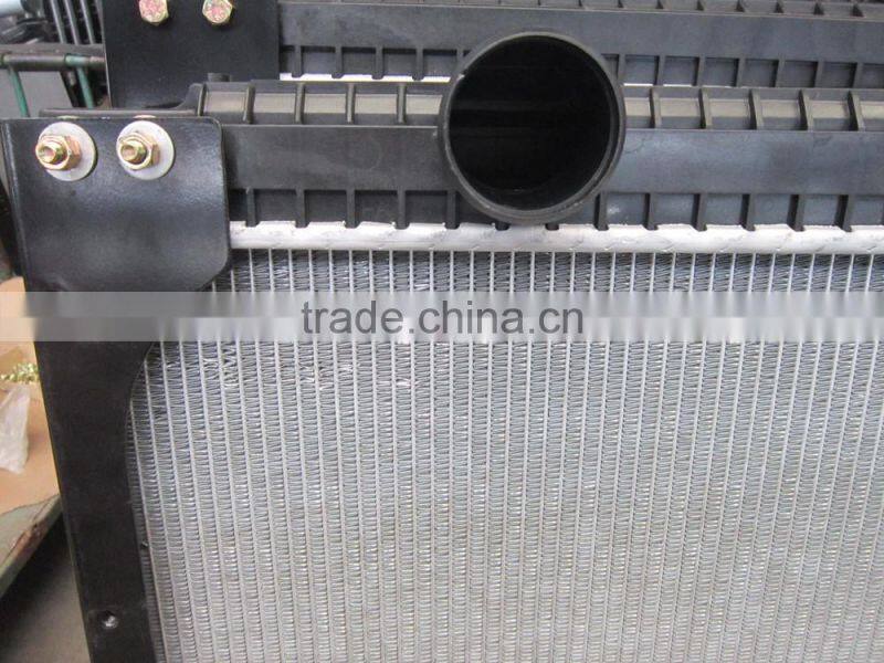 New design heavy duty truck radiator for volvo made in China