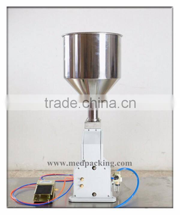 Pneumatic Manual Liquid Filling Machine For Small Bottle A02