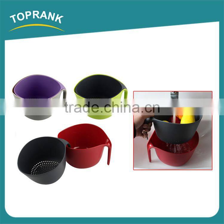 Hot selling kitchen vegetable fruit wash multicolor plastic fruit colander with handle