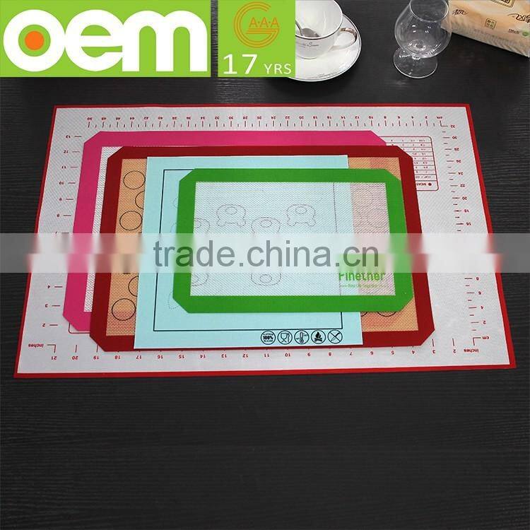 factory direct sales heat-resistant fiberglass silicone baking mat ,food grade silicone table mat with custom printing
