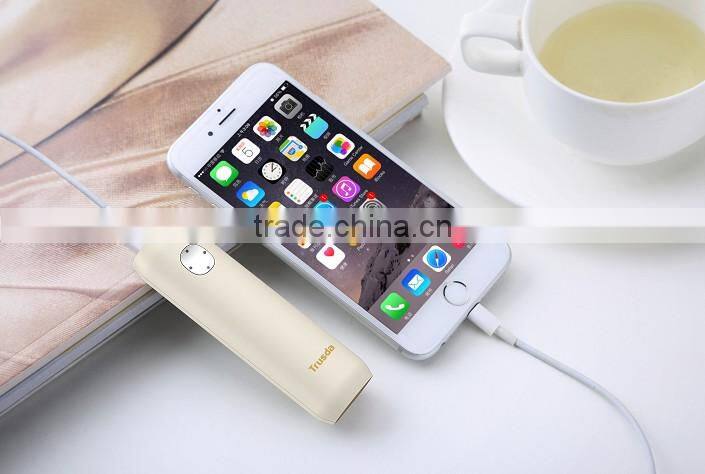 Trusda new model small portable 2600mah usb power bank mini solar charger