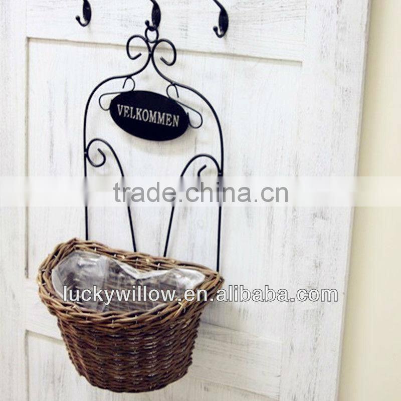 Driect supply graceful wall wicker hanging basket for garden decoration