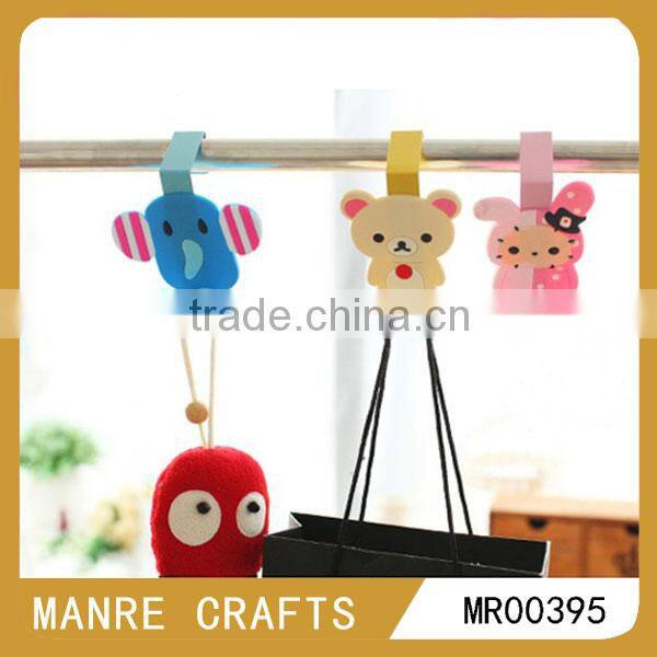 Wholesales custom made PVC sucker hangers hook