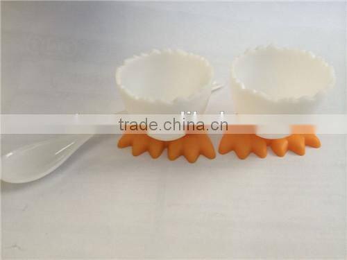 New style 4 egg cups and spoons set