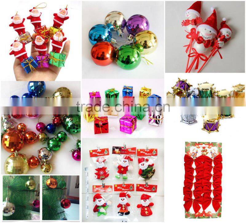 The Decorative Ball/bowknot And Other Christmas Decorations On The Christmas Tree Gift hanging decoration christmas 2017