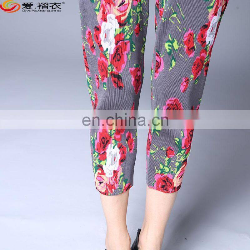 China Cheap Newest design colors sublimation flower pattern printed pants for women