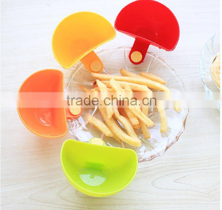 Seasoning Sauce dip bowl, cheap PP dip clip, potato chip clip