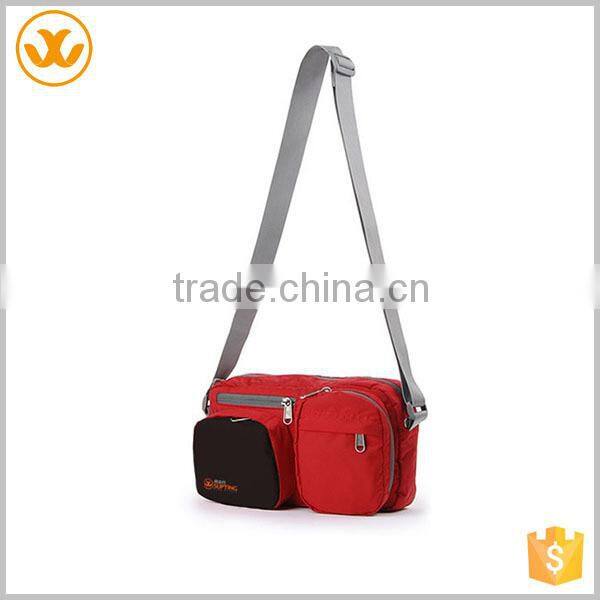 Large capacity red non woven lightweight custom messenger bag