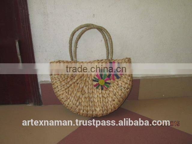 Eco-friendly water hyacinth handbag with handles, fashionable looking, good price, natural material from Vietnam
