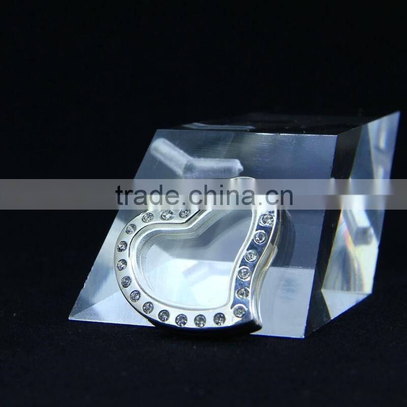 Stainless steel round glass charm pendant for wholesale