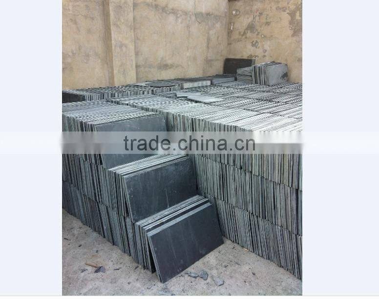 rough edge slate placemat with glass tumbler