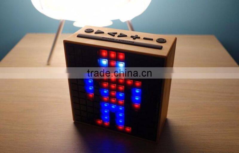 Smart Mobile Phone Control Bluetooth Flashing Speaker, Portable Table Decorative Magic Bluetooth Speaker With FM Radio For Sale