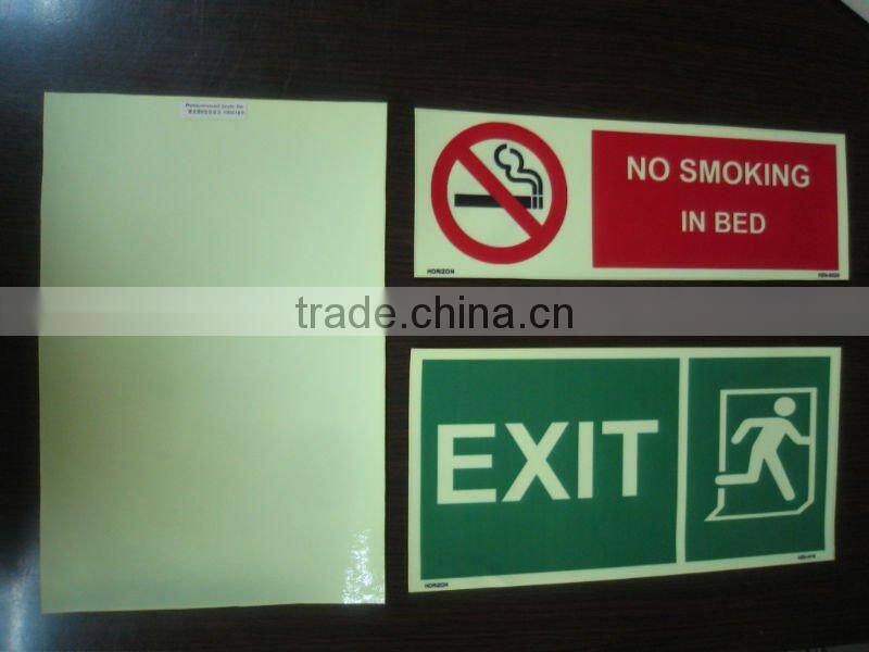 Photo luminescent vinyl film