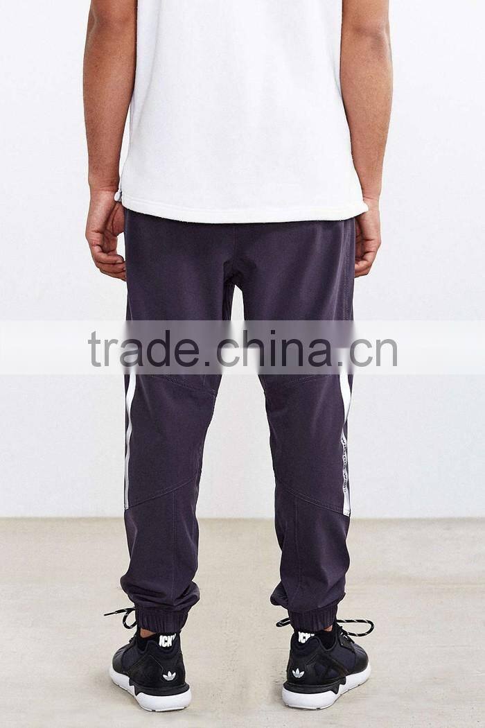 Long loose fitness men jogger pants with comfortable materials