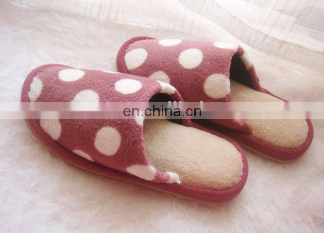 Latest Style Promotional OEM Cheap And Comfortable Indoor Slippers