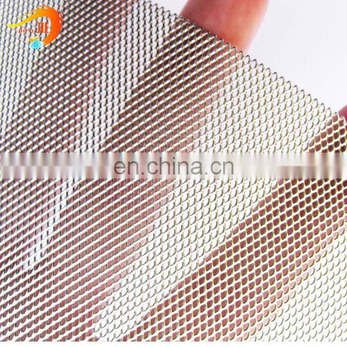 Low wind resistance micro diamond hole expanded metal product