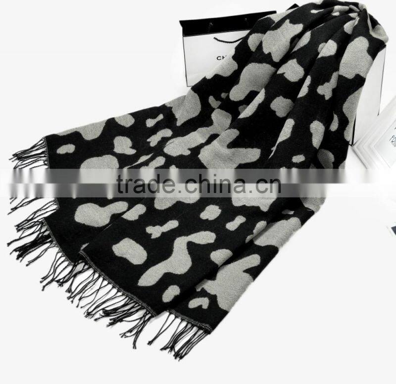 Winter Ladies Fashion Leopard Jacquard Wool Cashmere Scarf
