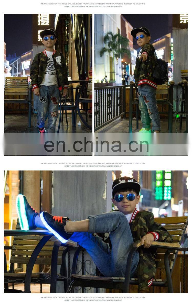 Factory wholesale price low MOQ sports Gift Simulation Children LED light up kids shoes