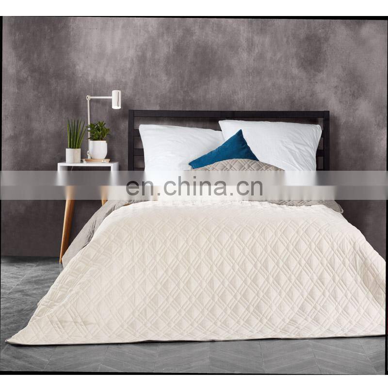 American commercial style beautiful quilted bedspreads bed spread set