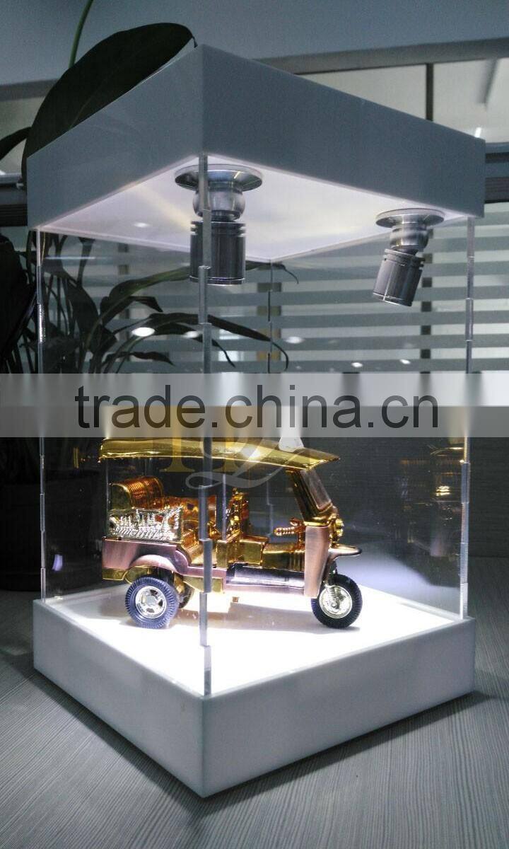 Fashionable counter top knock down packing acrylic spotlight box acrylic illuminated light box with base