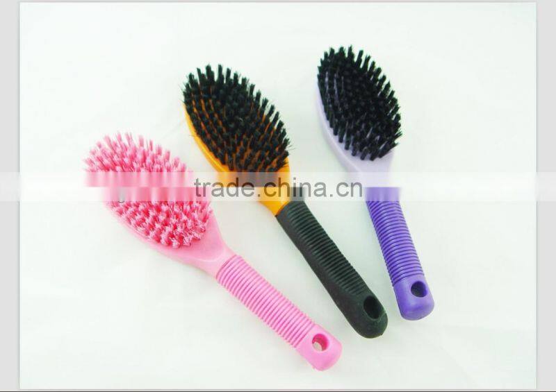 pet bath brush in plastic handle and stainless steel pin