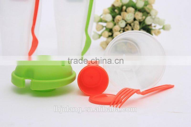 Wholesale BPA-Free plastic salad shaker /plastic salad cup with fork/plastic salad shaker on the Go