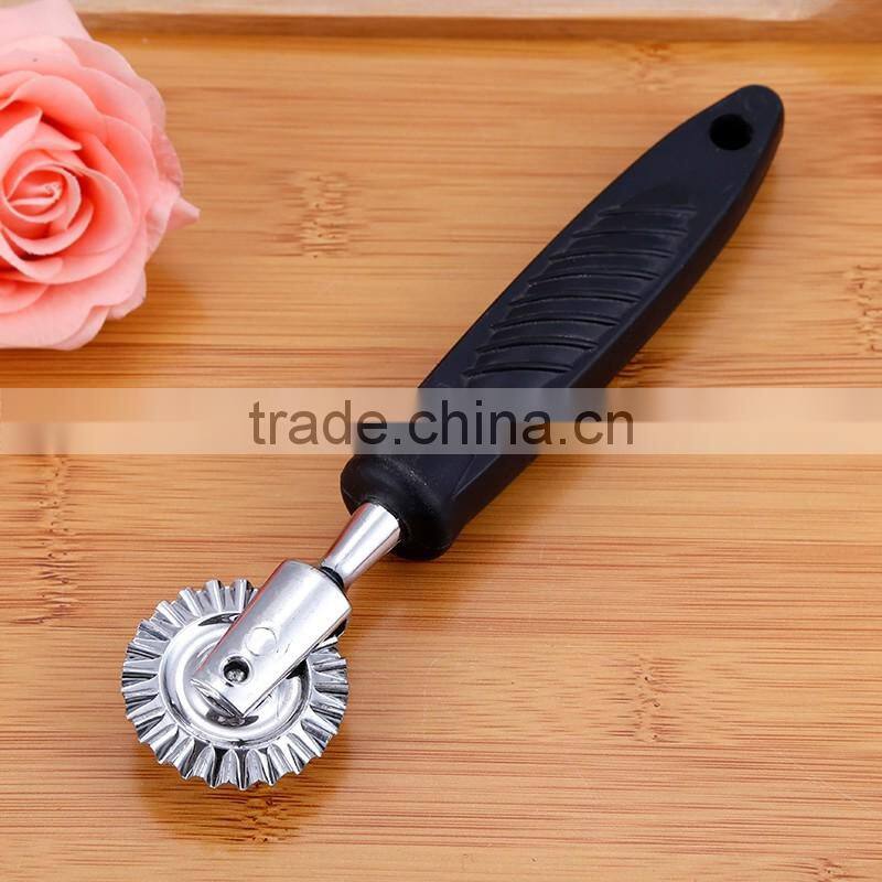 New design best quality stainless steel PP handle kitchen factory price pizza cutter
