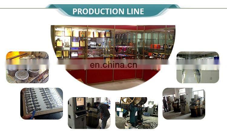 Newest custom designed metal red letter D keychain