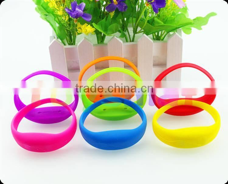 Safety slap LED silicone bracelet, cheap custom silicone slap bracelet, cool men's silicone bracelet