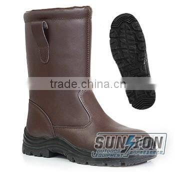 USA standard Tactical Boots is made of waterproof nylon and cowhide leather