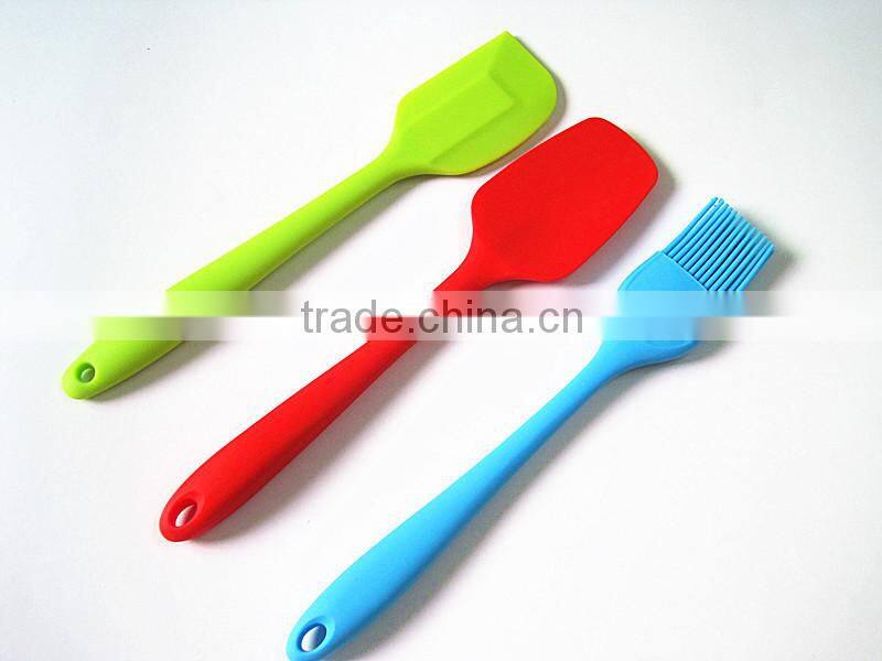 Wholesale non-stick food grade heat resistant kitchen cooking utensils seamless large 27-28cm best solid silicone spatula