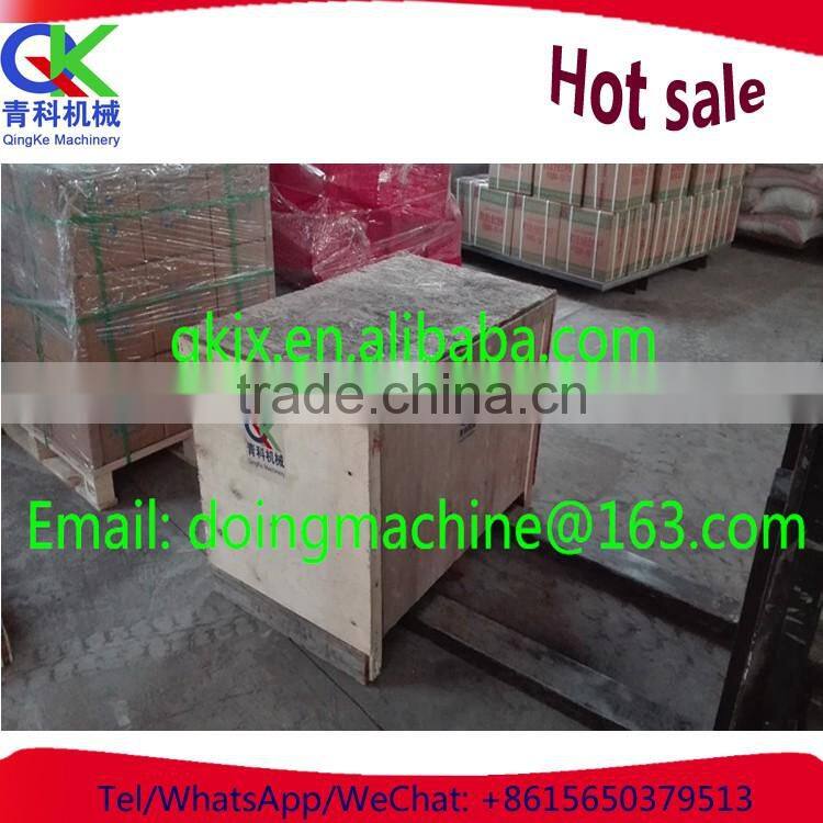 Plastic runway rulling machine with high effect