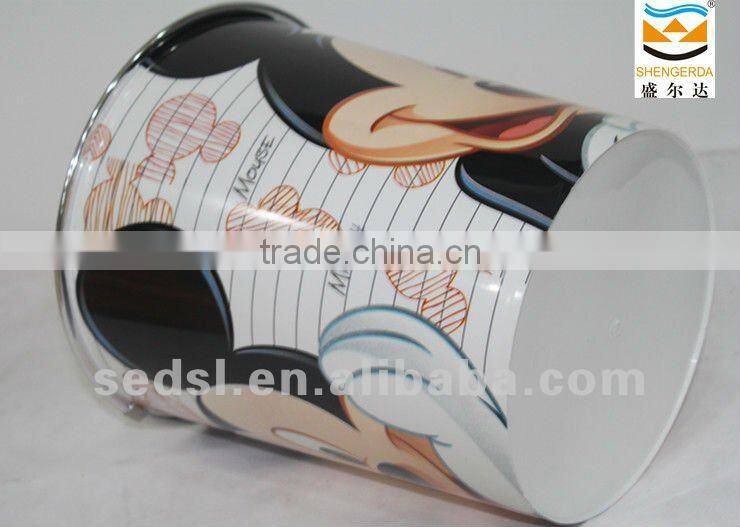 plastic trash can wastebasket for child's room