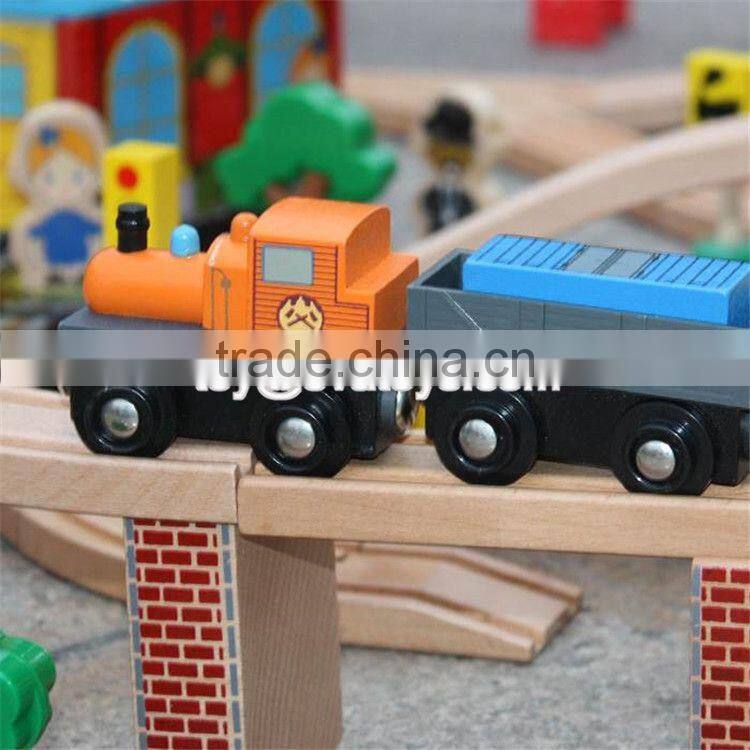 New style 142 pcs children construction toy wooden toy train track W04C072