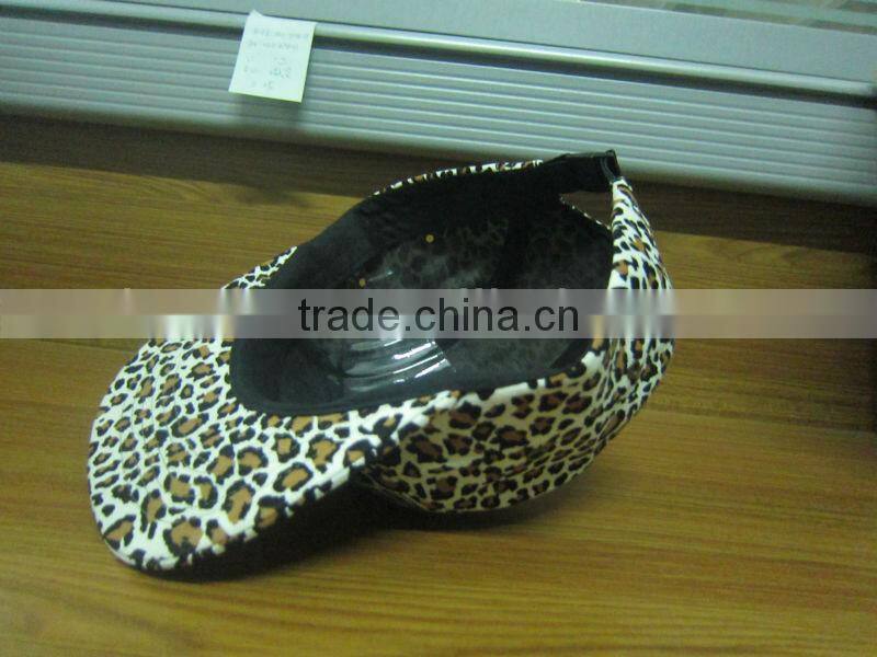 Customized logo leopard print 5 panel hat