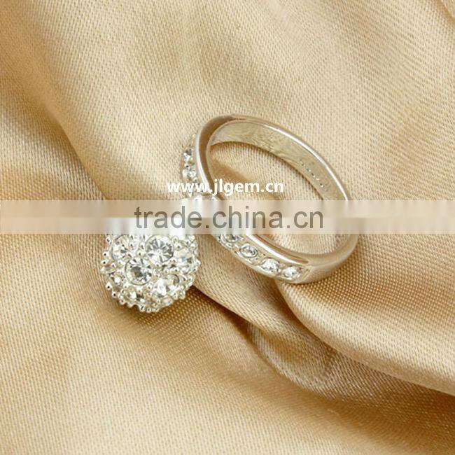 Fashion Flower Ball Decorated Alloy Rings with platinum Plating