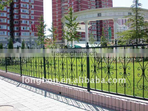 Top-selling handmade wrought iron garden border fence