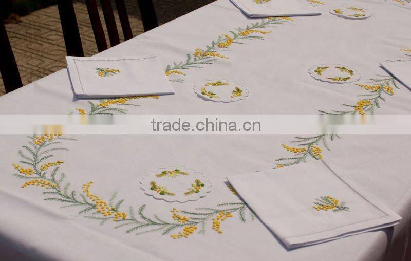 hand embroidery table runner