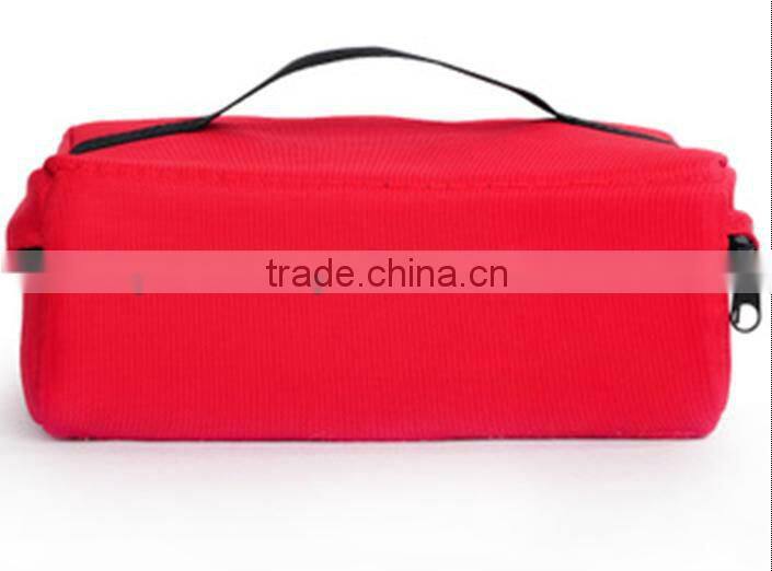Portable lunch cooler bag with aluminum foil lining