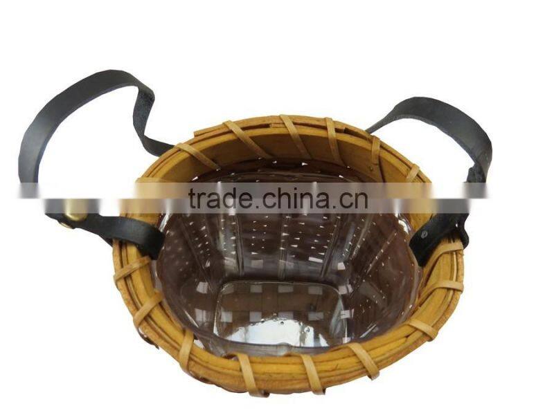 Hanging wooden basket for flower