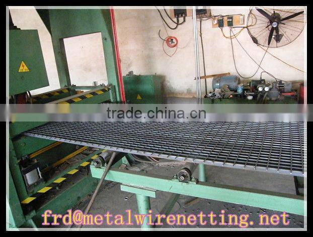 2015 trade assurance 100% steel grating making machine