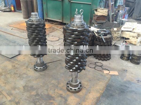 Large life garbage crusher for rectcling