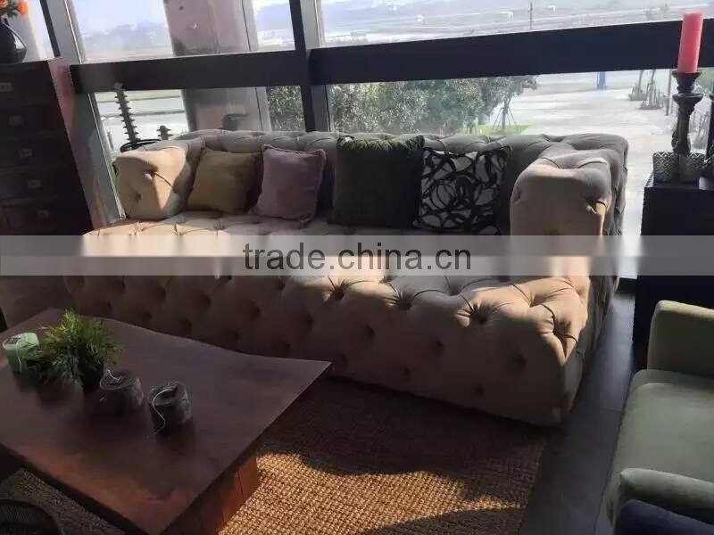 Retro Button Tufted Upholstered Fabric Sofa/ Classic Pure Linen Chesterfield Couch Sofa/ American Hot-Sale Living Room Sofa