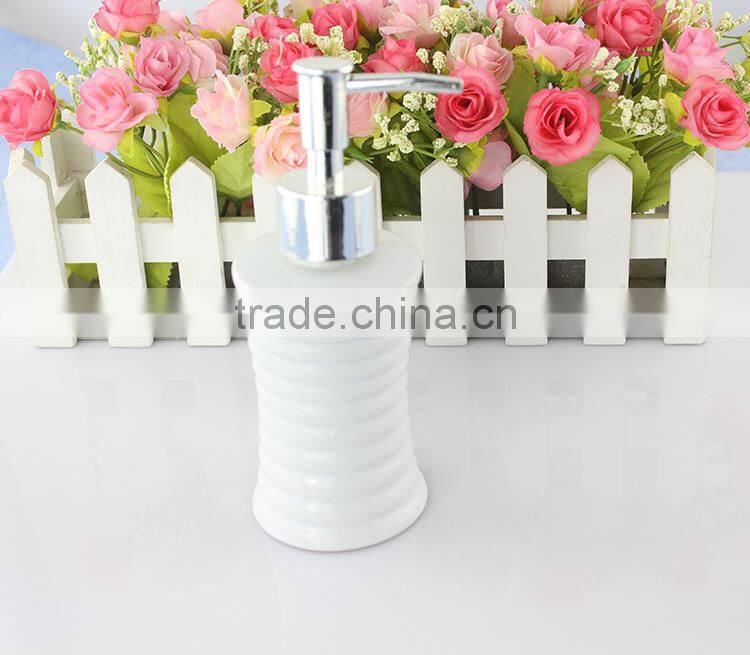 Factory wholesale custom new porcelain bath set ceramic bathroom accessory set