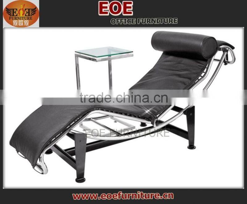 Leisure chair with footrest