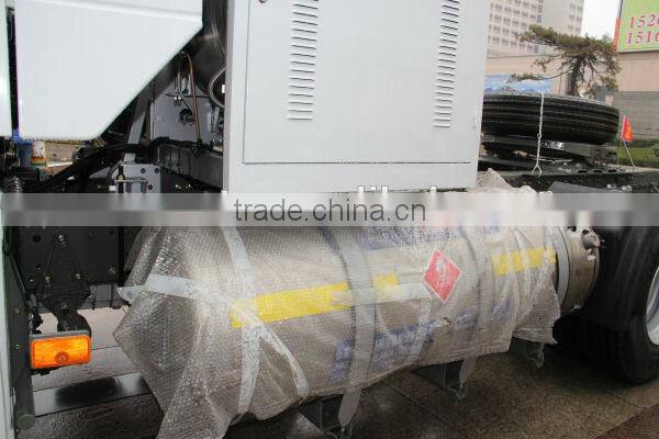 2015 SINOTRUK HOWO LNG tractor truck 6x4 low price sale